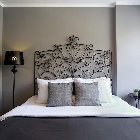 Captivating Old Town Apartment Букурещ Екстериор снимка