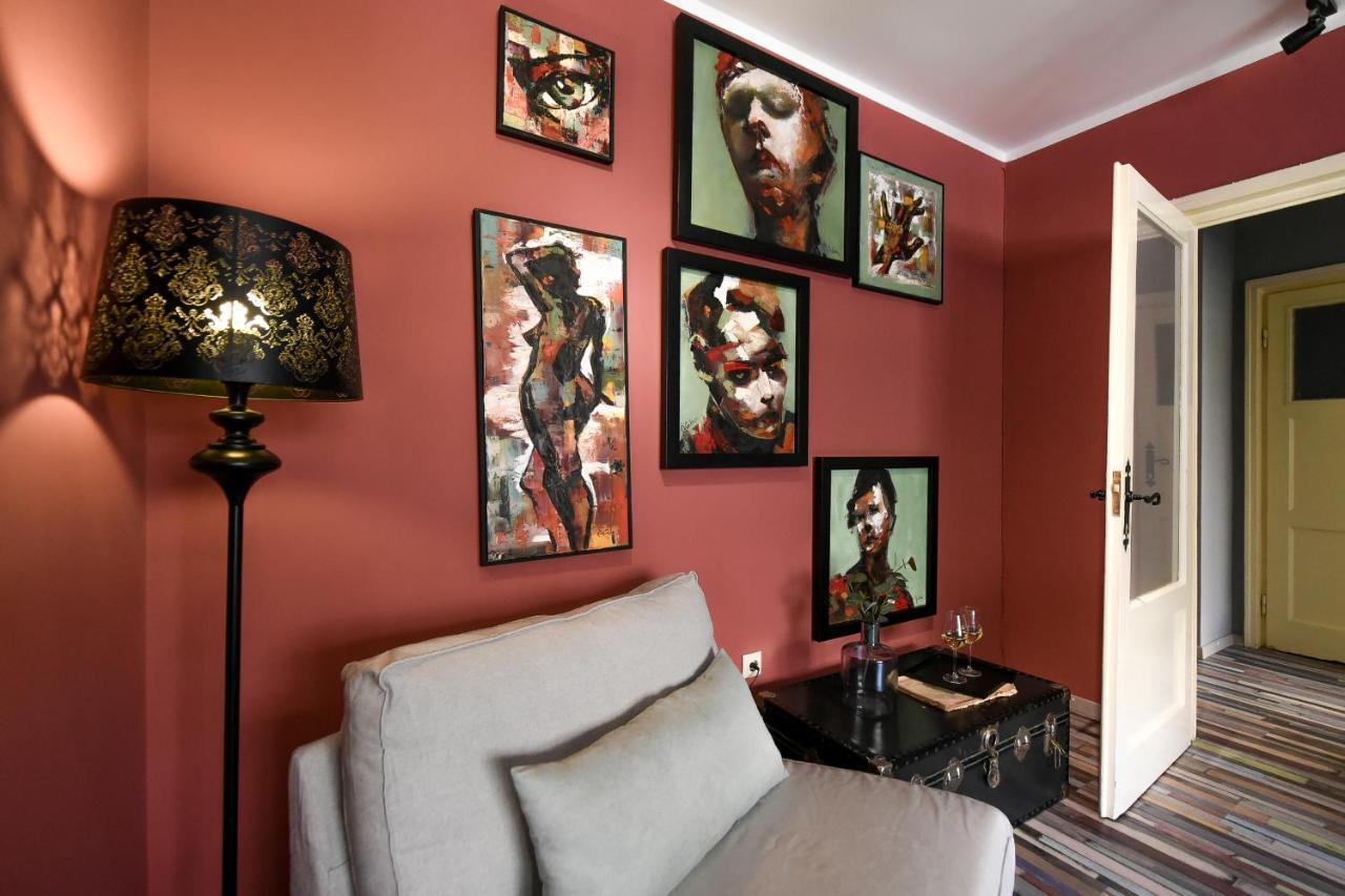 Captivating Old Town Apartment Букурещ Екстериор снимка
