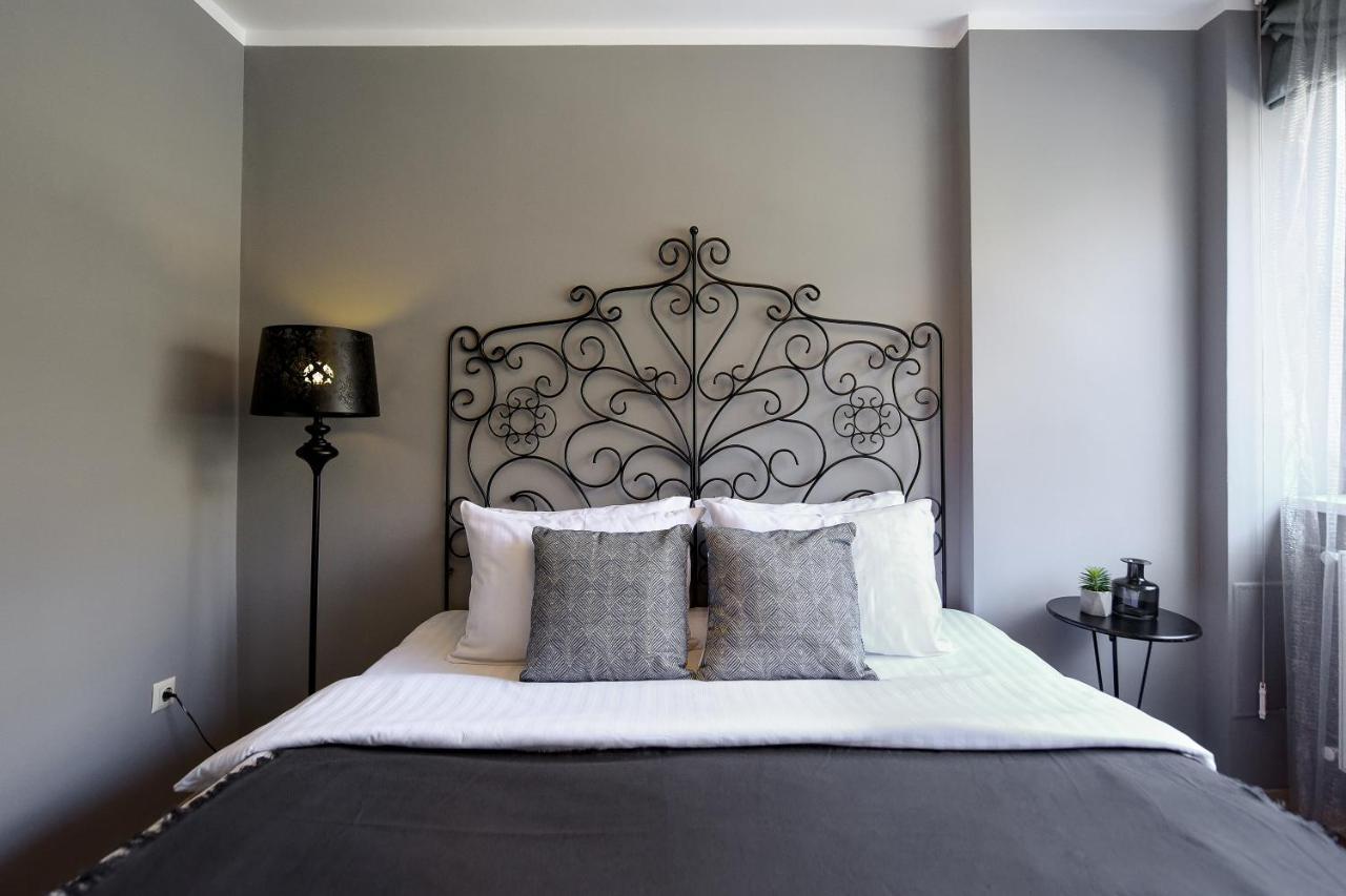 Captivating Old Town Apartment Букурещ Екстериор снимка