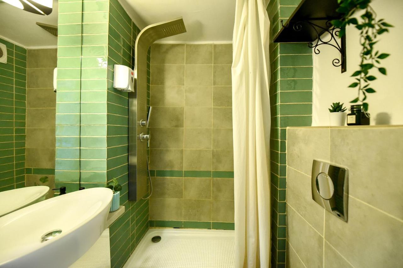 Captivating Old Town Apartment Букурещ Екстериор снимка