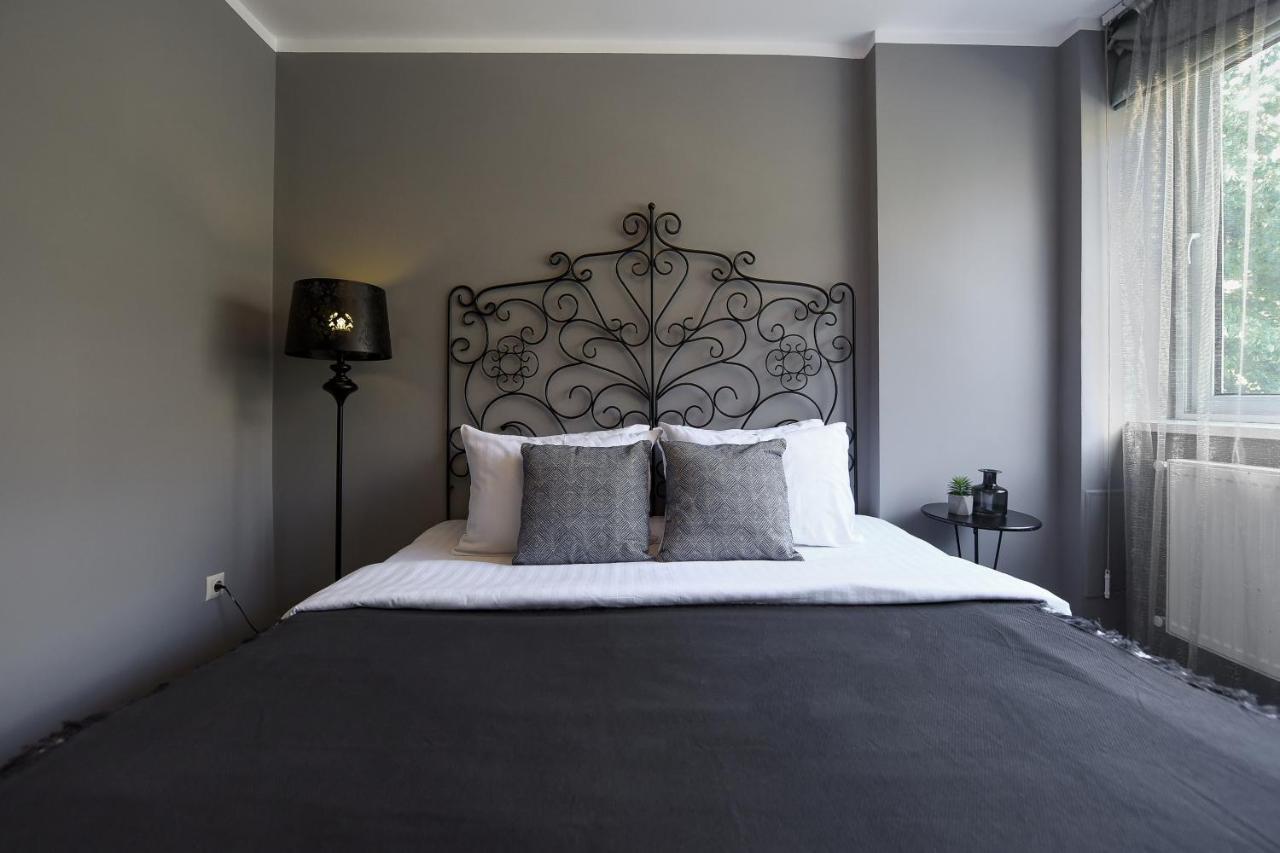 Captivating Old Town Apartment Букурещ Екстериор снимка