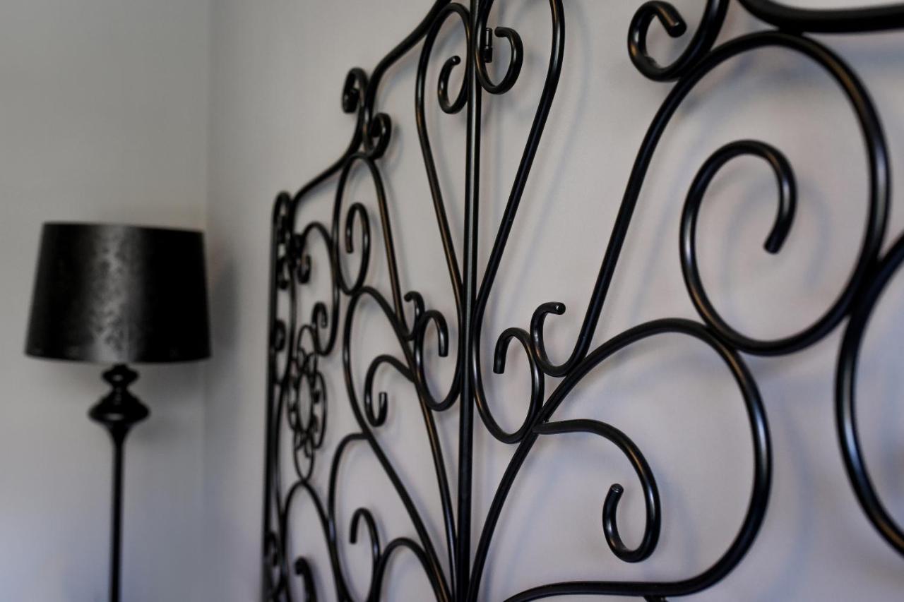 Captivating Old Town Apartment Букурещ Екстериор снимка