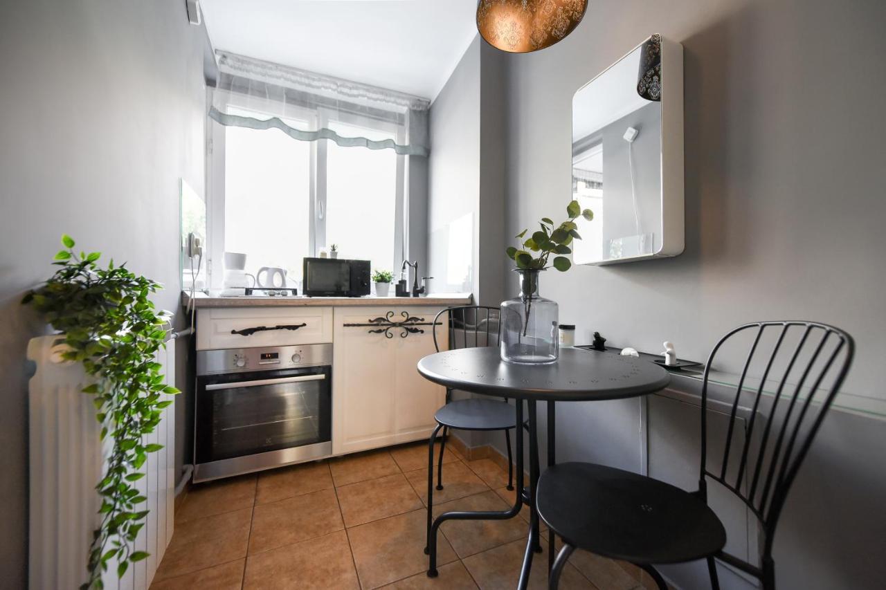 Captivating Old Town Apartment Букурещ Екстериор снимка